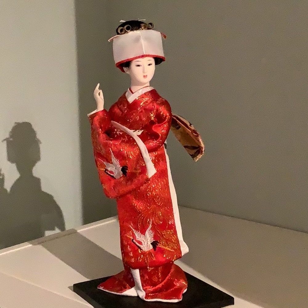 NIB Japanese Geisha Bride Doll